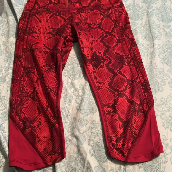 Lululemon Capri Athletica - Picture 2 of 12